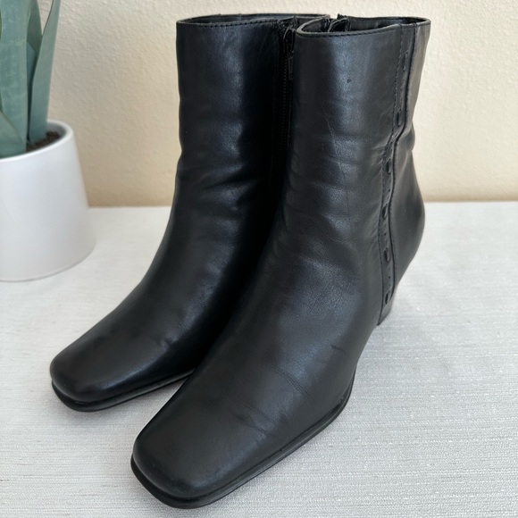 Karen Scott Jaquetta Vintage Black Leather Heeled Zip Ankle Boots Woman’s 5.5M - Picture 6 of 11